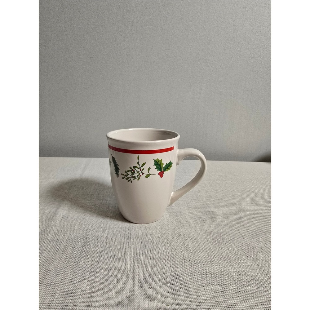 Royal Norfolk Coffee Mug White Holly Berry Christmas Holiday Tea Cup OS